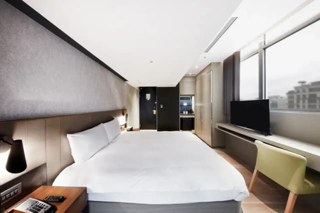 雀客旅館台北南京｜緊鄰捷運站-雀躍雙人客房-2