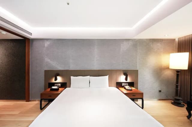 雀客旅館台北南京｜緊鄰捷運站-雀緻雙人客房-6