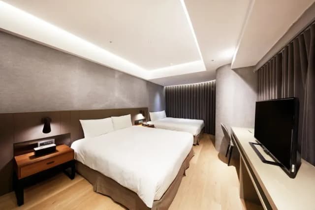 雀客旅館台北南京｜緊鄰捷運站-雀緻家庭客房-2