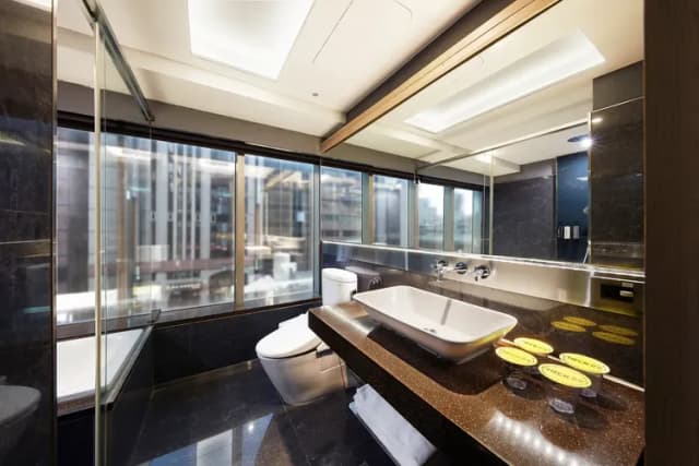 雀客旅館台北南京｜緊鄰捷運站-雀緻家庭客房-6