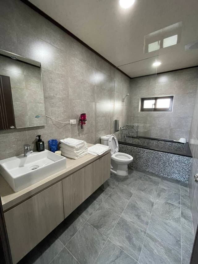 童玩趣親子民宿-Mario Quad Room-6