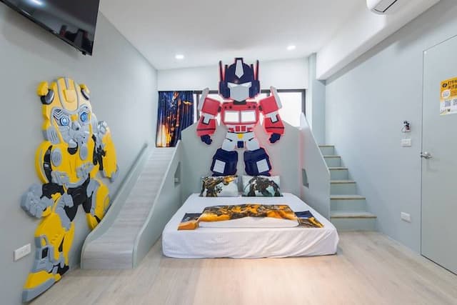 童玩趣親子民宿-變形金剛三人房-2