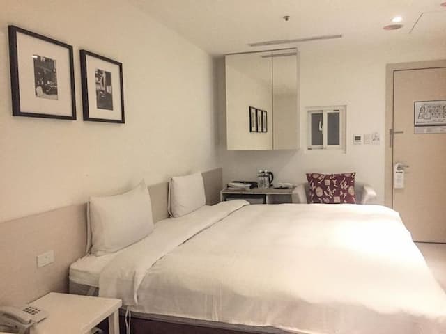 Wemeet Hotel Taipei-Standard family room (no window)-3