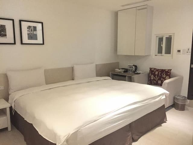 Wemeet Hotel Taipei-Standard family room (no window)-5