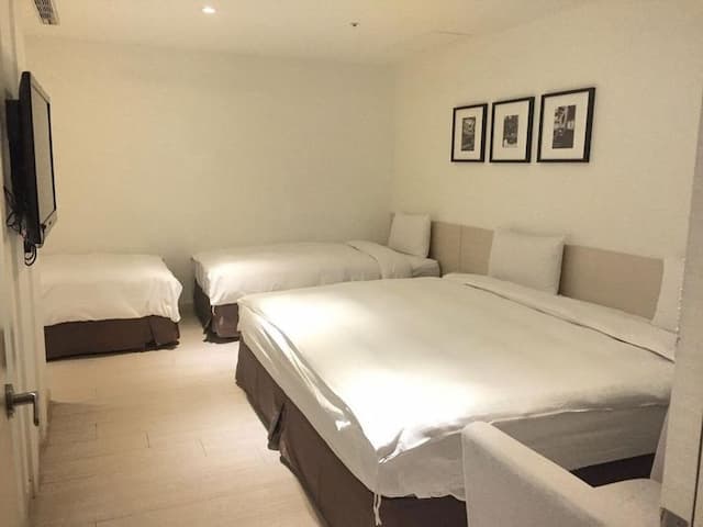 Wemeet Hotel Taipei-Standard family room (no window)-1