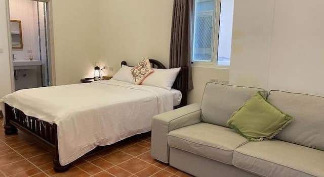 Blue Ocean Hill-Queen Room with Spa Bath-1