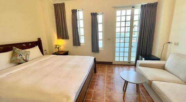 Blue Ocean Hill-(Queen Room with Balcony)-2