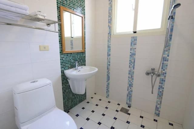 Blue Ocean Hill-(Queen Room with Balcony)-8