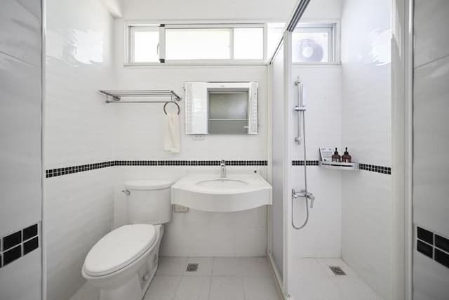 三人房的浴室空間