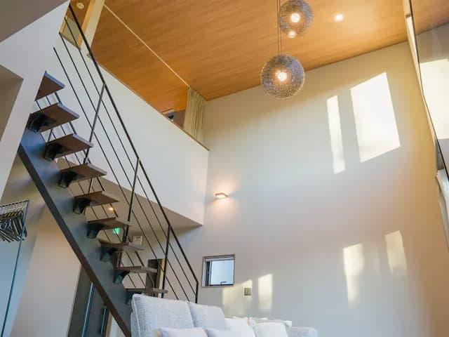 【109】吹き抜けで開放感あふれる空間に（1階）