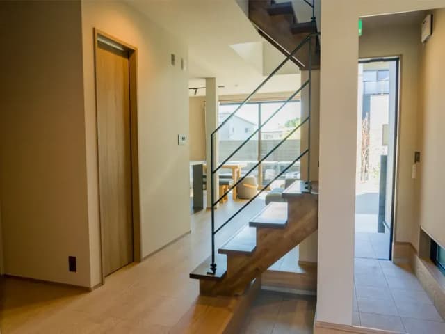 【101・102】玄関