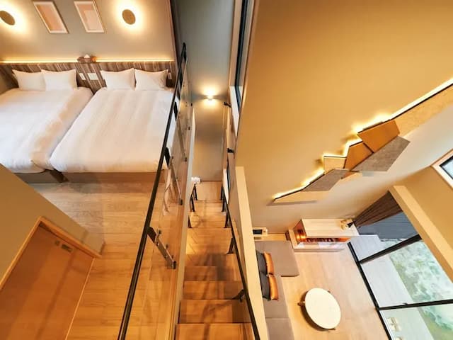 104‐106/吹き抜け階段