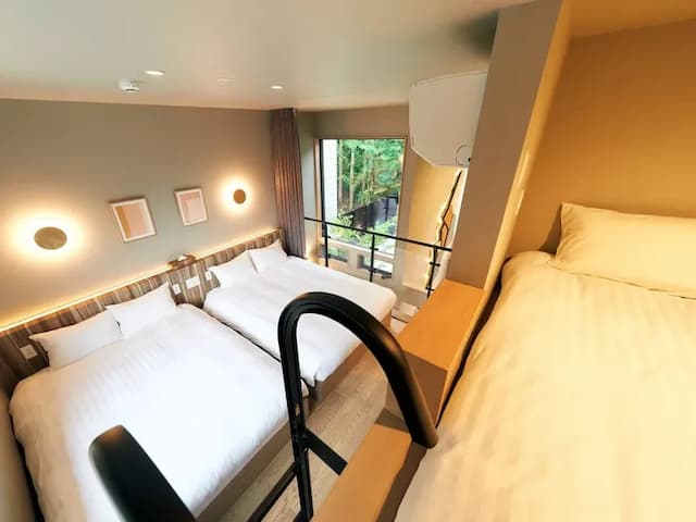 104‐106/寝室(ダブルベッド×2台）、ロフト(ダブルサイズ布団1組）