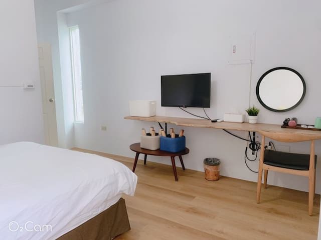 smalldug-Double Room with Balcony-3