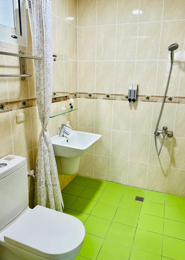 smalldug-Quadruple Room with Balcony (202)-6