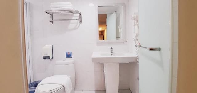 Ximen Garden Inn-Standard Double Room witjout Window-7