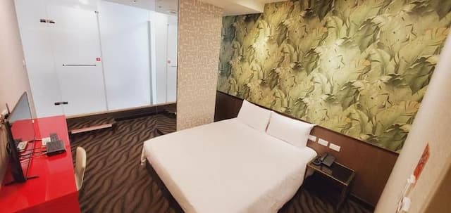 Ximen Garden Inn-Standard Double Room witjout Window-6