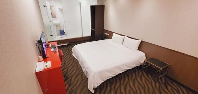 Ximen Garden Inn-Standard Double Room witjout Window-1