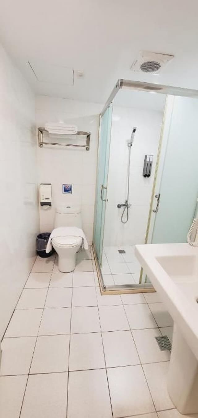 Ximen Garden Inn-Standard twin room without window-4