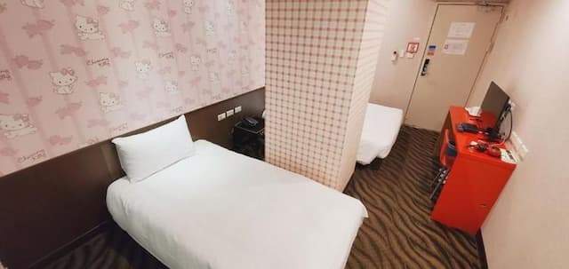 Ximen Garden Inn-Standard Triple Room with Window-4