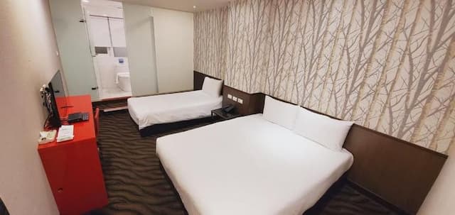 Ximen Garden Inn-Standard Triple Room with Window-1