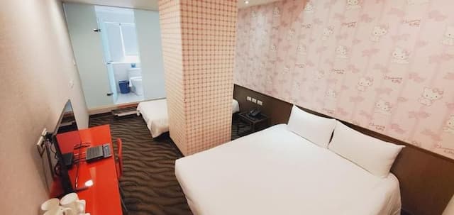 Ximen Garden Inn-Standard Triple Room with Window-2