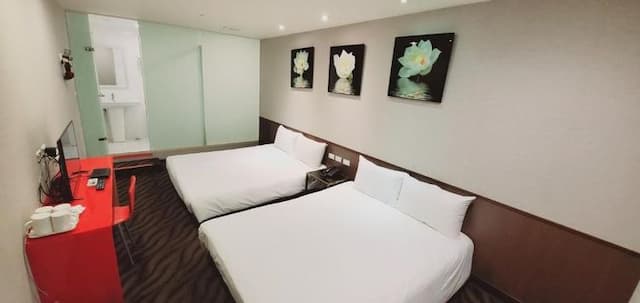 Ximen Garden Inn-Standard Quadruple Room Without Window-3