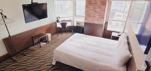 Gugis inn-Deluxe Double Room-1