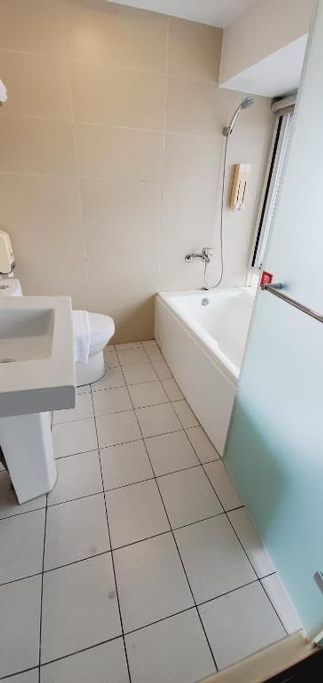 Gugis inn-Deluxe Double Room-7