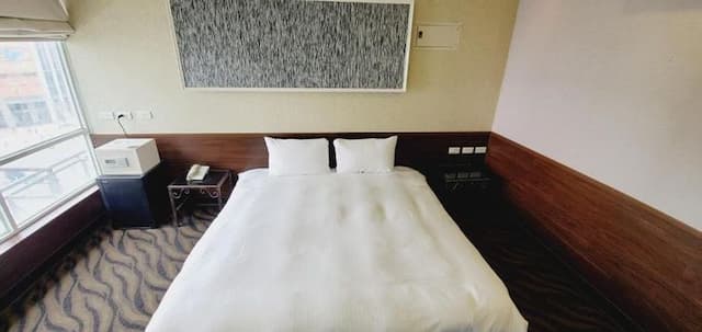 Gugis inn-Deluxe Double Room-5