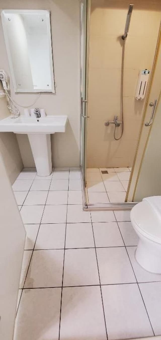 Gugis inn-Superior Triple Room-9