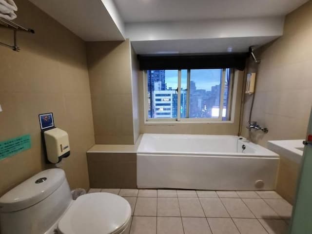 Gugis inn-Superior Triple Room-8