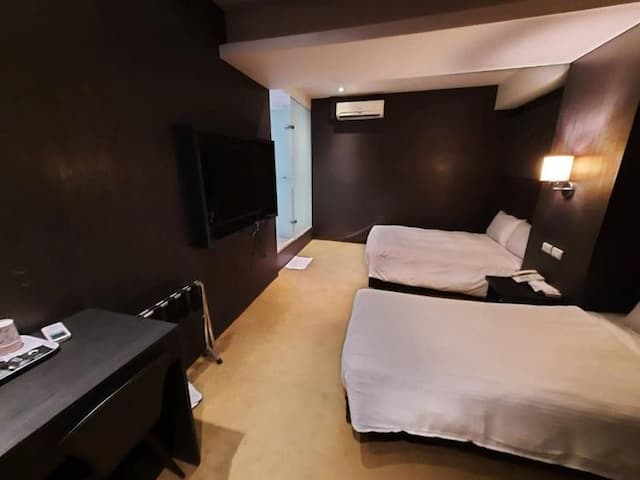Gugis inn-Superior Triple Room-5