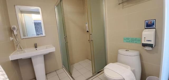 Gugis inn-Standard Quadruple Room-5