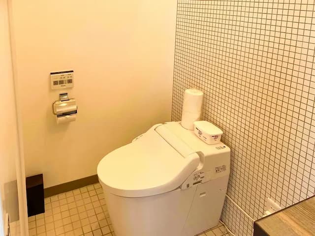 温水洗浄機能付きトイレ