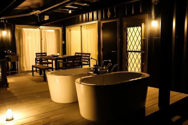 【アウトドアバス】