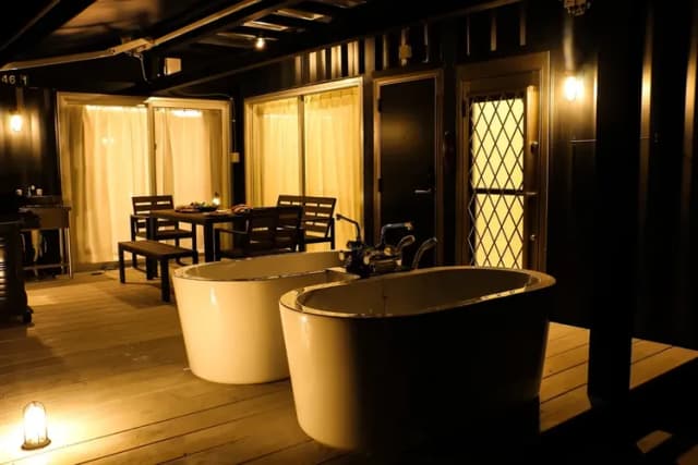 【アウトドアバス】