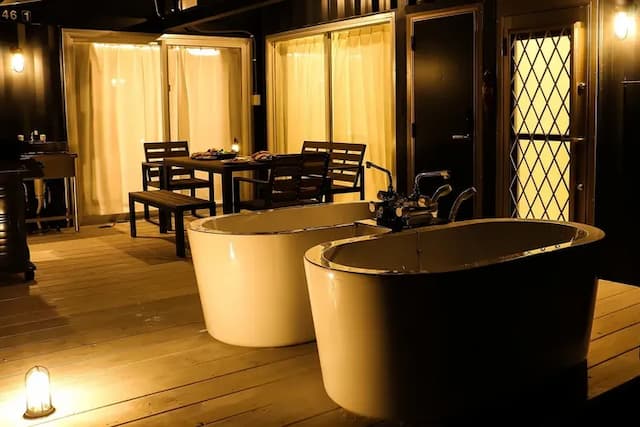 【アウトドアバス】