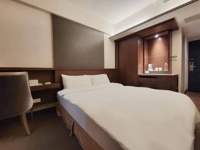 CHECK inn Express Taichung Feng Chia-Standard Double Room-2