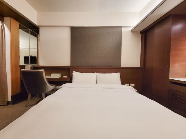 CHECK inn Express Taichung Feng Chia-Standard Double Room-6