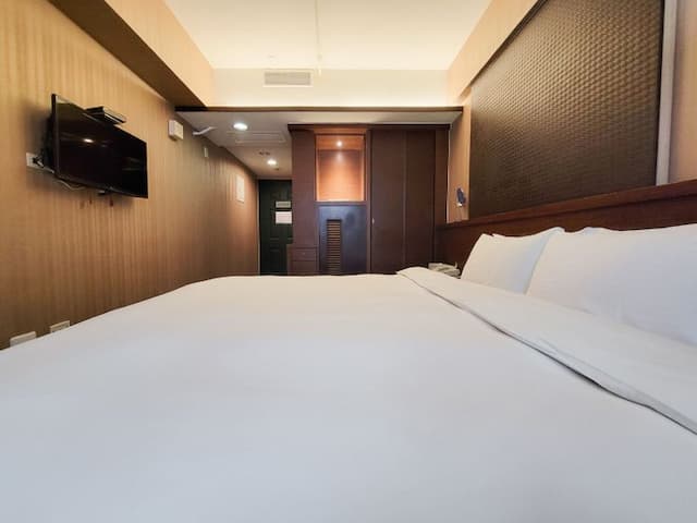 CHECK inn Express Taichung Feng Chia-Deluxe Double Room-4