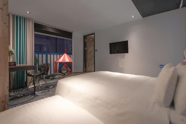 Calligraphy Greenway Hotel-Themed Triple Room(with breakfast)-4