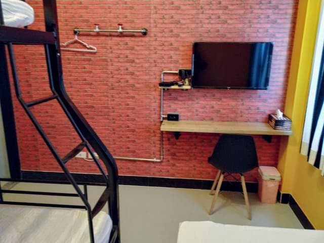 Backpacker Inn Hall 497-2-Quadruple Room-4