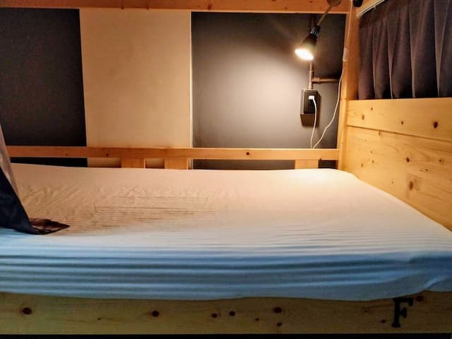 Backpacker Inn Hall 497-2-Boys' Backpack Room-4