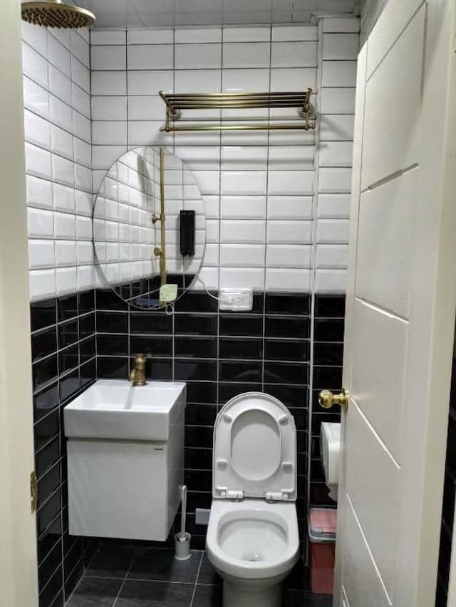 Backpacker Inn Hall 497-2-Boys' Backpack Room-7