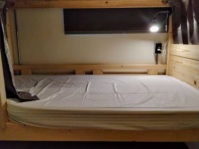 Backpacker Inn Hall 497-2-Boys' Backpack Room-5