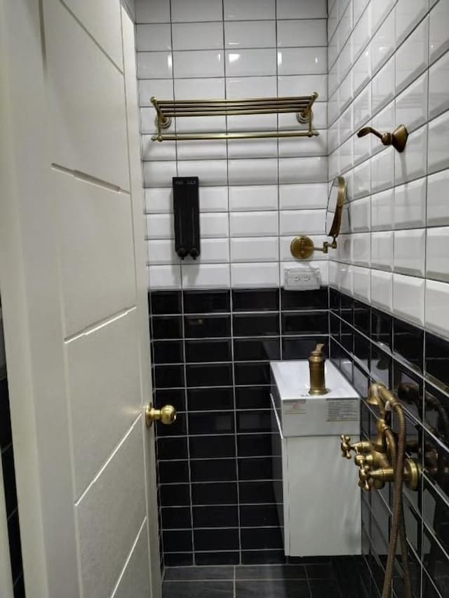 Backpacker Inn Hall 497-2-Boys' Backpack Room-6