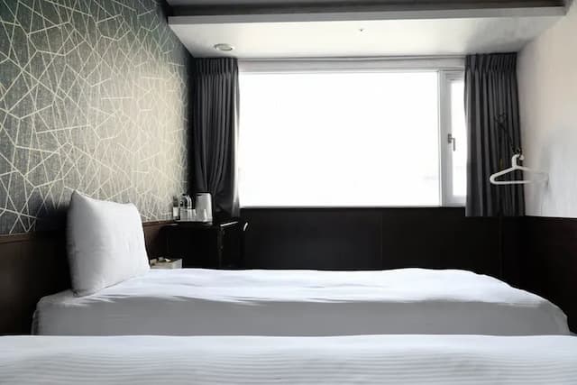 星西門行旅｜緊鄰唐吉軻德/西門町-商務雙床房-4