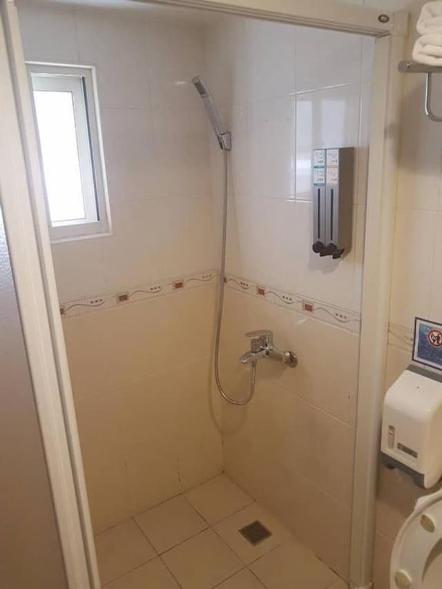 星西門行旅｜緊鄰唐吉軻德/西門町-標準四人房-6