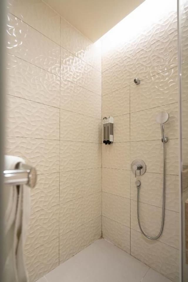 Heti Hotel-Twin Room-6